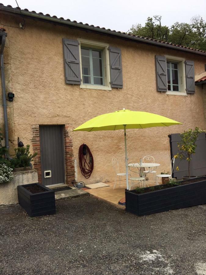 Gite Au Marron Seissan Екстериор снимка